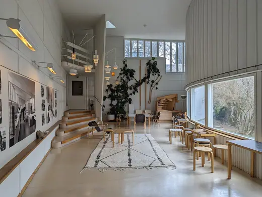 Photo 5: Interior