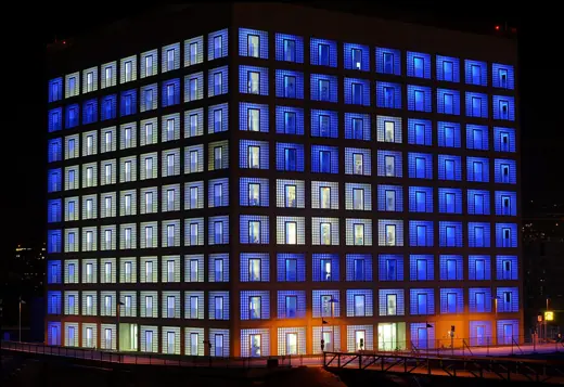 Photo 3: Exterior · Stuttgart , the new municipal library by night