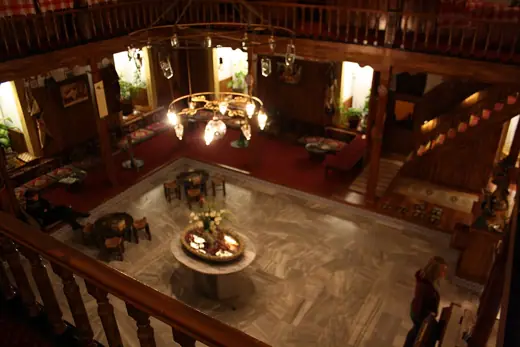 Photo 3: Exterior