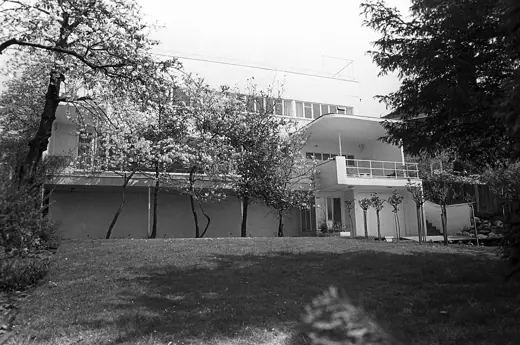 Photo 1: Context · Sun House, 9, Frognal Way