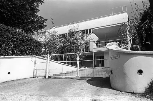 Photo 2: Exterior · Sun House, 9, Frognal Way