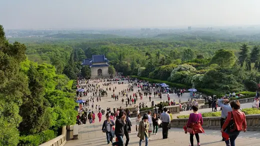 Photo 5: Context · Nanjing - Sun Yat-sen Mausoleum - View from the top of the mausoleum