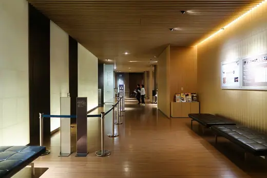 Photo 6: Interior