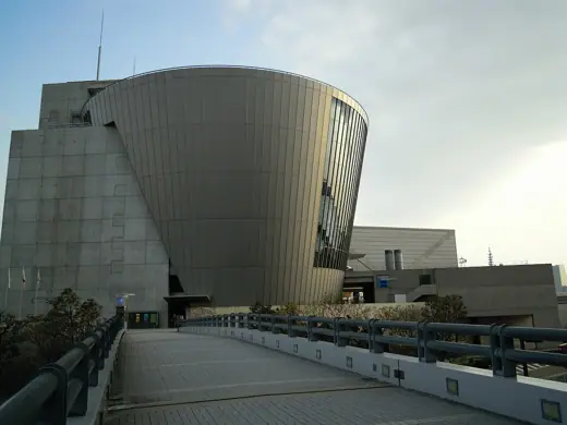 Photo 4: Exterior · Suntory Museum