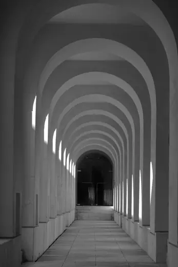 Photo 4: Exterior · Supreme Court
