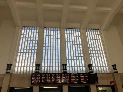 Photo 5: Interior · Surbiton railway station interior