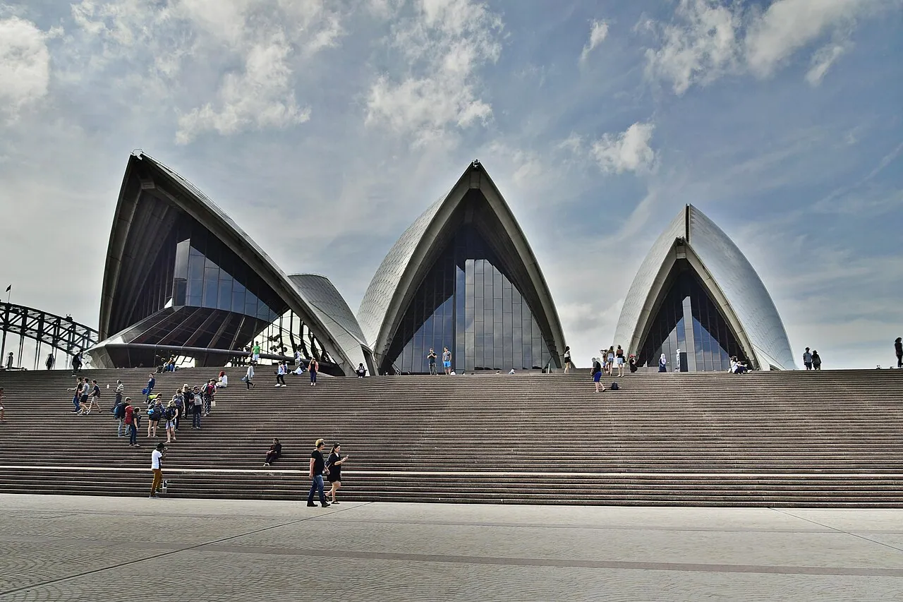 Sydney Opera House: Exterior · This is a photo of a cultural heritage monument of Australia with id: 105738