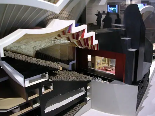 Photo 9: Model · Maqueta del edificio de la Ópera de Sydney