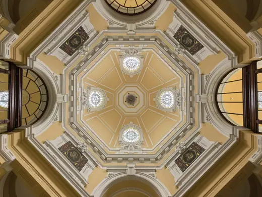 Photo 2: Exterior · Budapest, Széchenyi fürdő