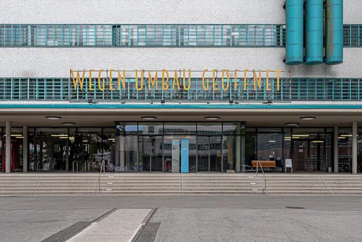 Photo 5: Interior · Entrance to former factory building of Tabakwerke Austria in Linz