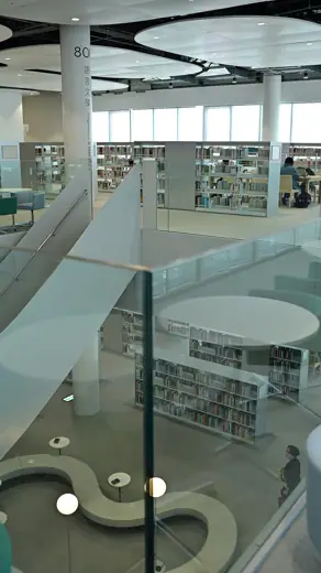 Photo 4: Interior