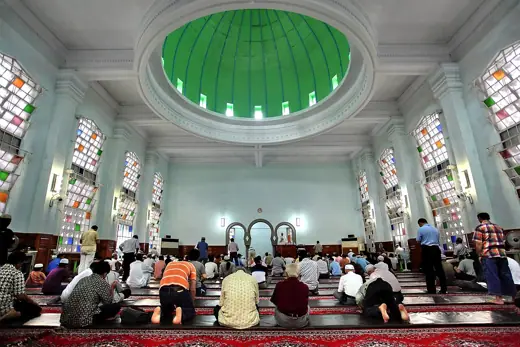 Photo 4: Interior