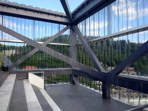 Photo 5: Interior