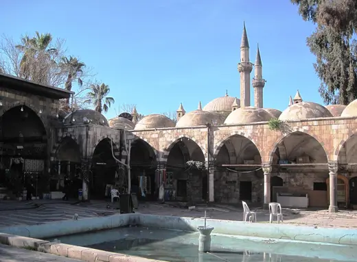 Photo 4: Exterior