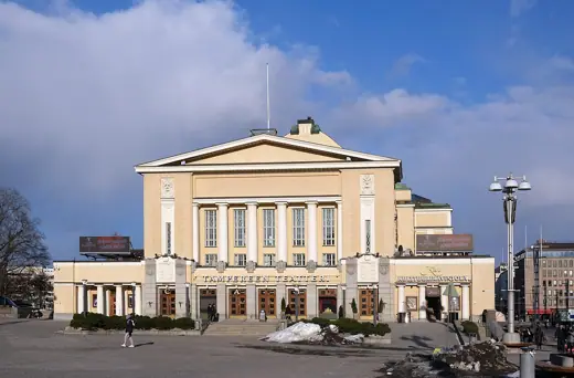 Photo 1: Exterior