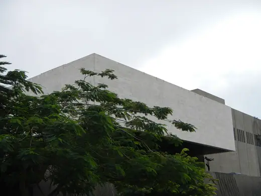 Photo 2: Exterior
