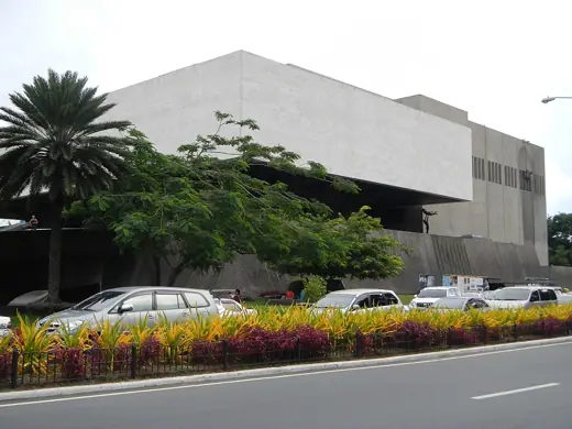 Photo 3: Exterior