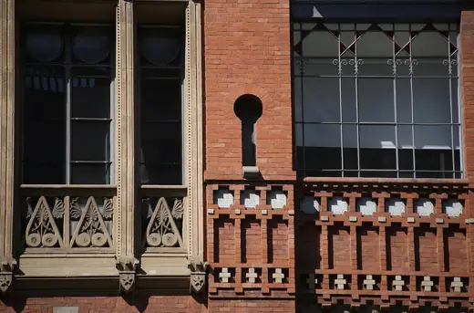 Photo 2: Exterior