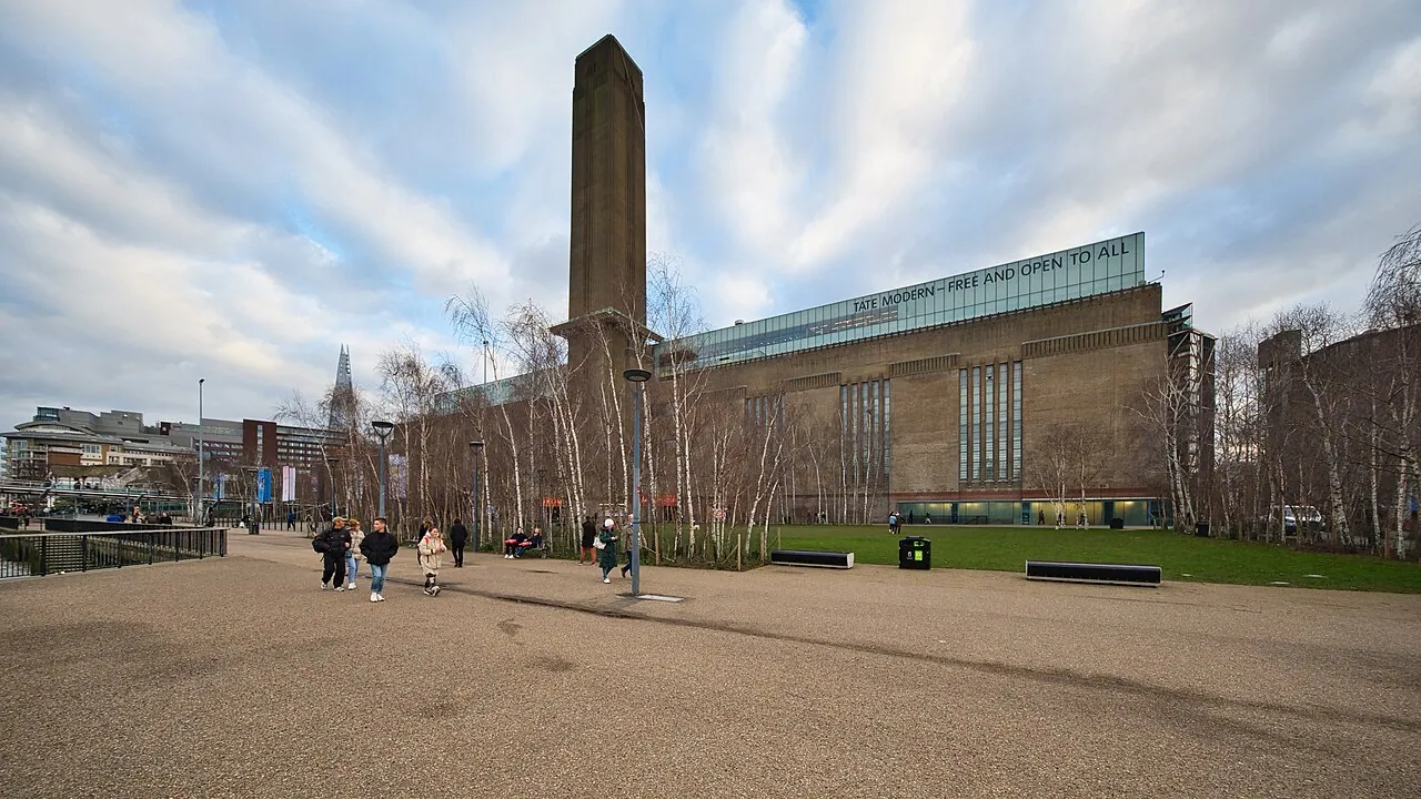 Tate Modern: Exterior · In London, United Kingdom