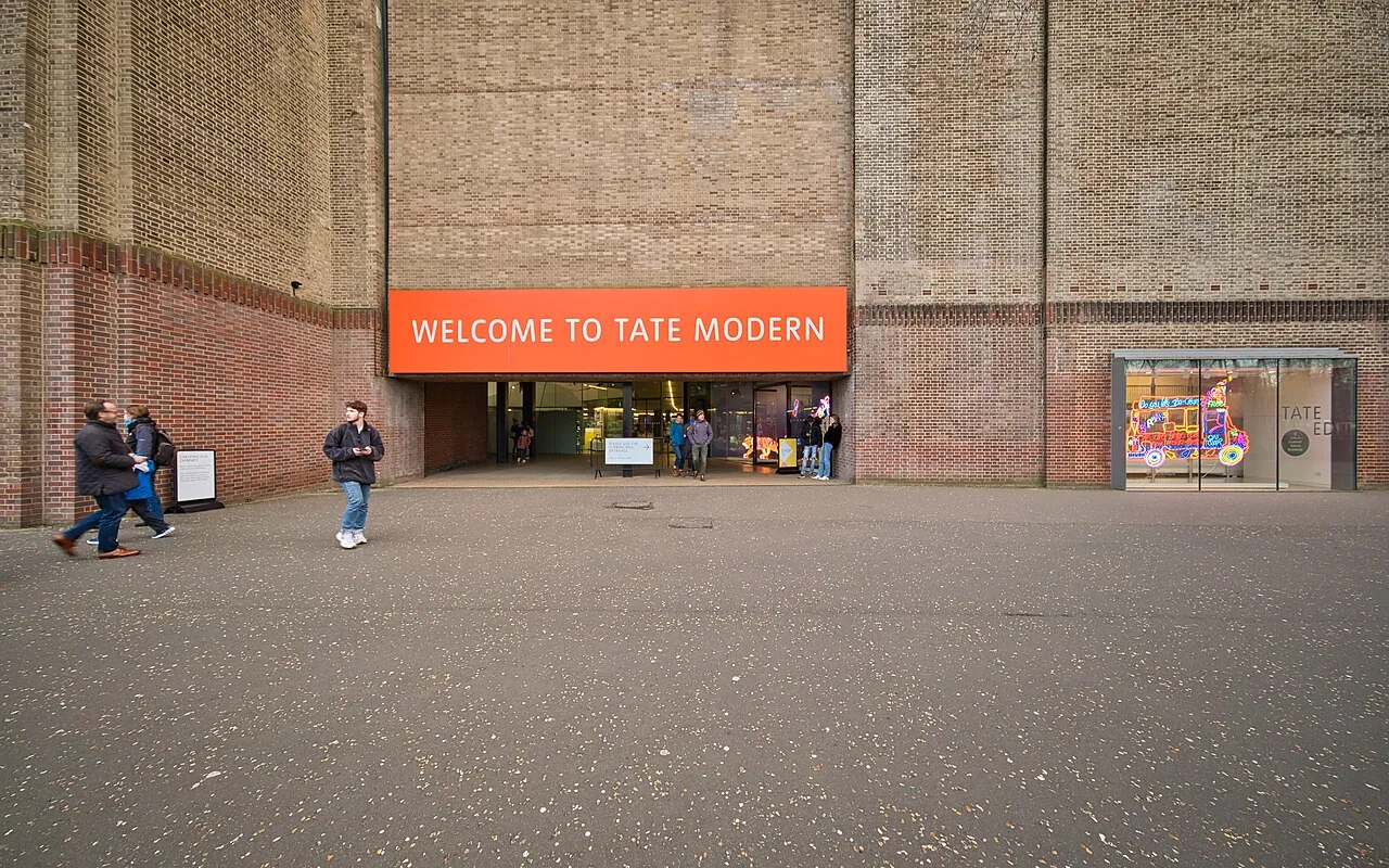 Tate Modern: Exterior · In London, United Kingdom
