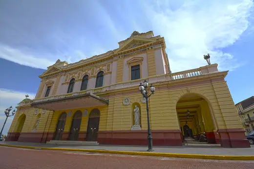 Photo 3: Exterior · This is a picture of the panamanian cultural heritage monument with the ID