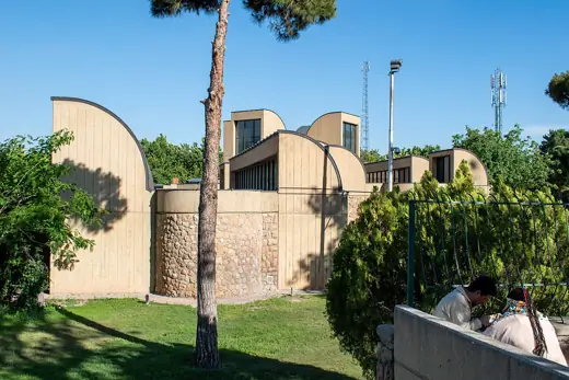Photo 2: Exterior · Musée d'art contemporain de Téhéran