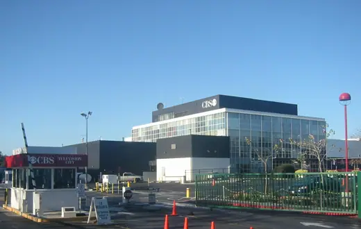 Photo 2: Exterior