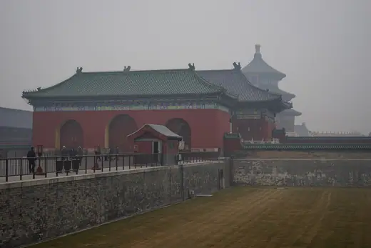 Photo 3: Exterior