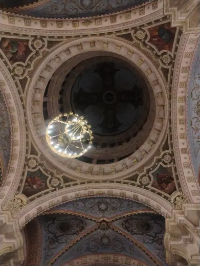 Photo 6: Interior