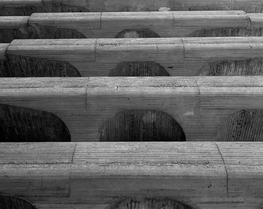 Photo 2: Detail