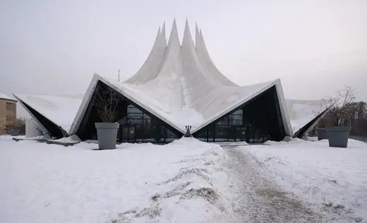 Photo 3: Exterior · Berlin Tempodrom in winter