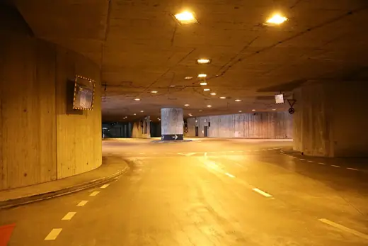Photo 4: Exterior · Der unterirdische Kreisel im Flughafen Zürich