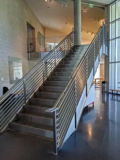 Photo 2: Interior