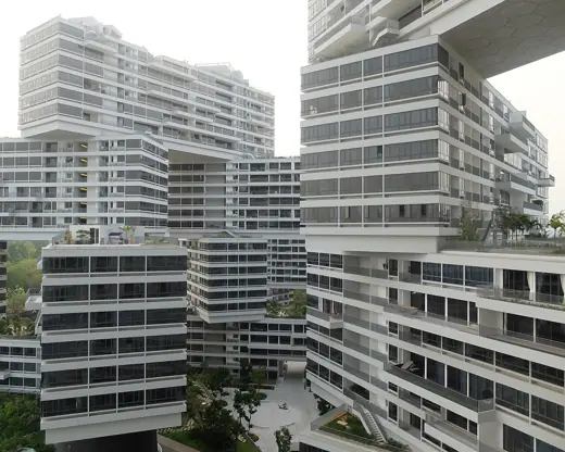 Photo 2: Exterior · Singapore / 2014