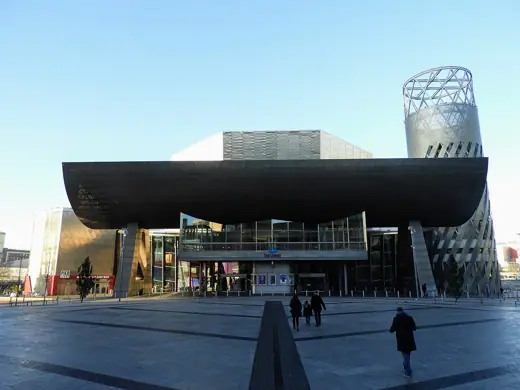 Photo 2: Exterior · Pier 8 , Salford Quays