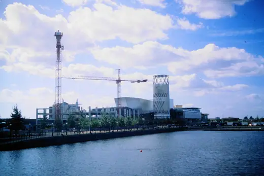 Photo 4: Exterior · Construction of the Lowry Centre
