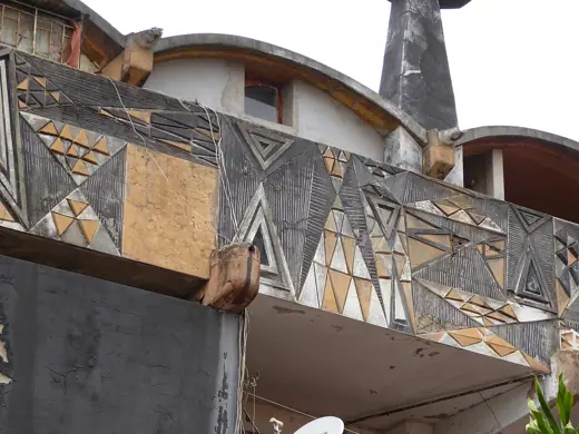 Photo 3: Detail · Detail at the façade of the O Leão Que Ri building, Maputo, Mozambique