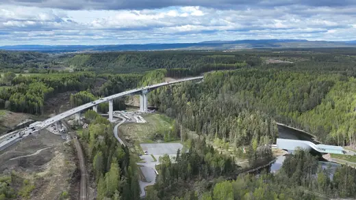 Photo 6: Context · Dronefoto av Randselva bru