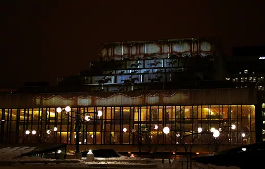 Photo 3: Exterior