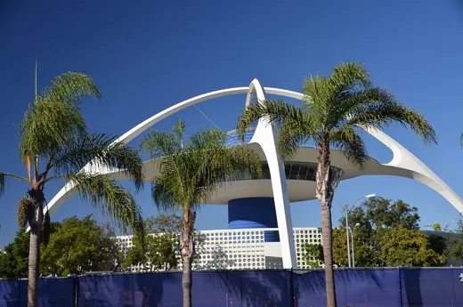 Photo 2: Exterior · LAX (a0004533)