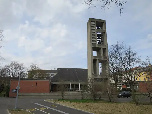 Photo 2: Exterior