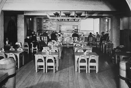 Photo 5: Interior · 041 Timberline Lodge ski deli, no date