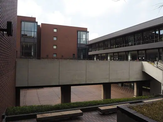 Photo 2: Exterior