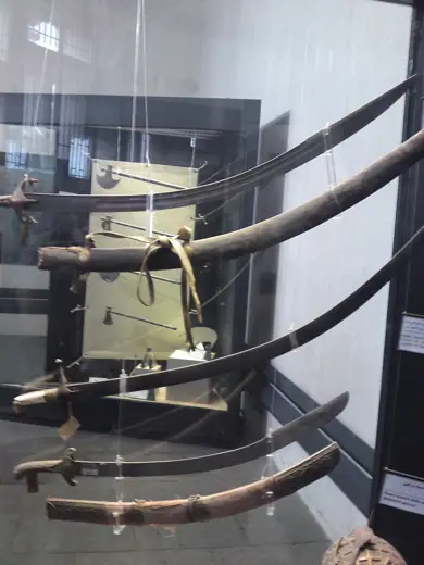 Photo 6: Interior · Swords of Nader Shah Afshar