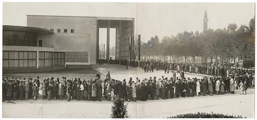 Photo 2: Exterior · Torino, Palazzo della Moda (arch