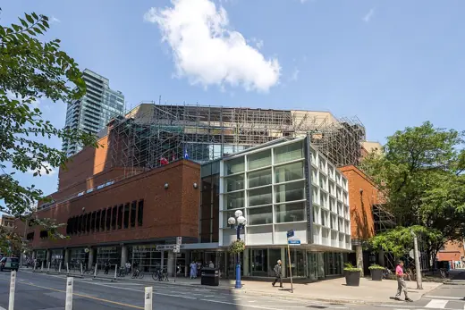Photo 1: Context · Exterior view of the Toronto Reference Library along Yonge Street