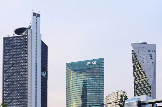 Photo 4: Exterior · De izquierda a derecha, Torre BBVA Bancomer, Torre Mayor, Torre Reforma, en la avenida Paseo de la Reforma