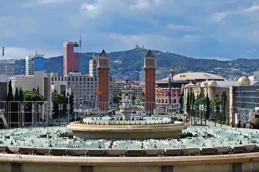 Photo 6: Detail · Avinguda de la Reina Maria Cristina , Barcelona (for the buildings in detail: see annotations)
