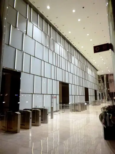Photo 4: Interior