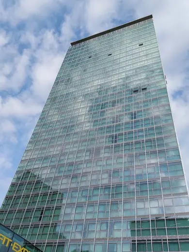 Photo 1: Exterior · Milano, la torre Galfa